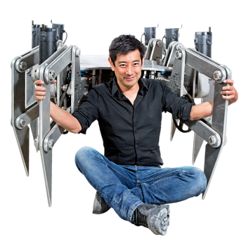 Mouser and Imahara Unveil Giant Spider-Bot as Basis for Second Robotics 